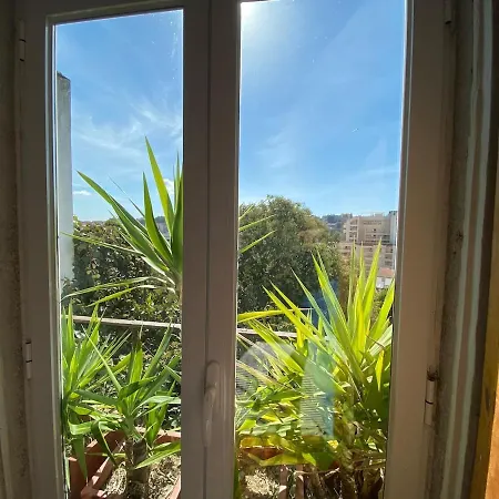Cozy - Center, Sunny And Pratical Apartment Lisbon